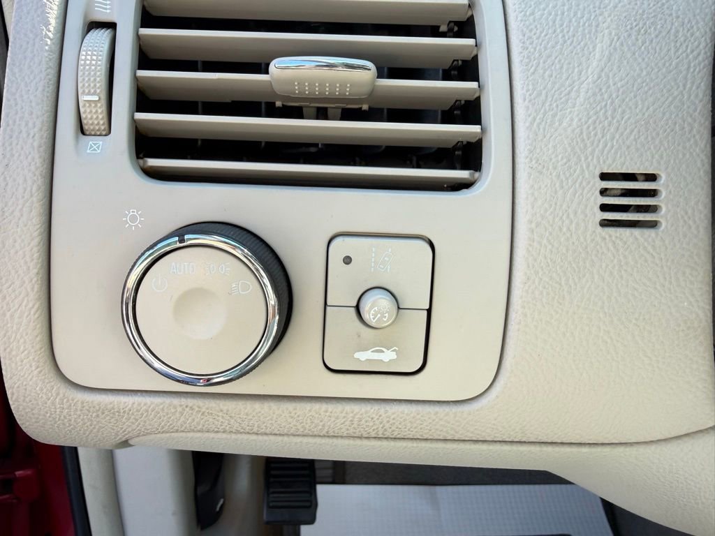 Used 2008 Buick Lucerne CXL w/ Ultra Confidence Package image 16