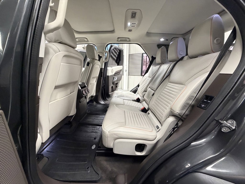 Used 2019 Land Rover Discovery HSE image 58