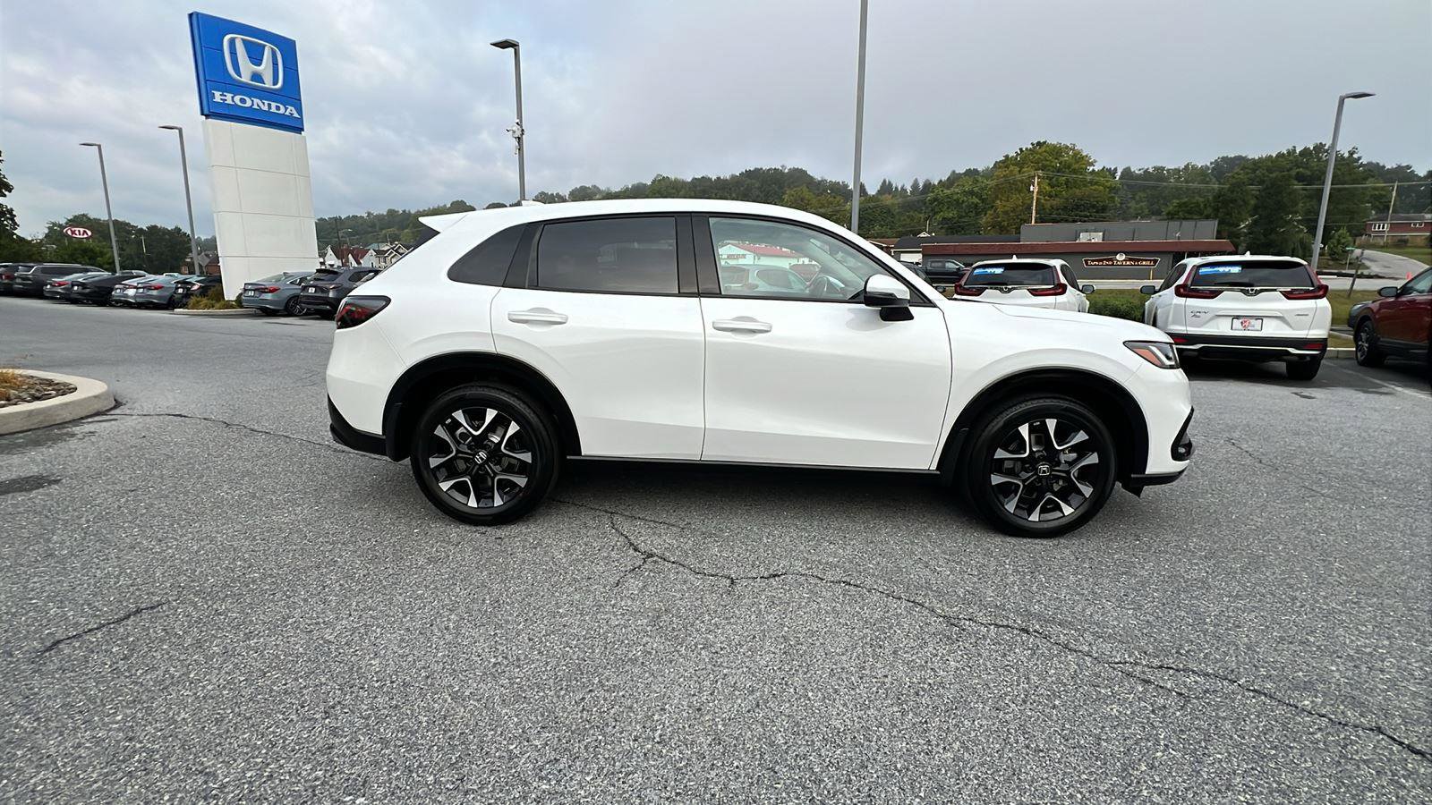 New 2026 Honda HR-V EX-L image 3