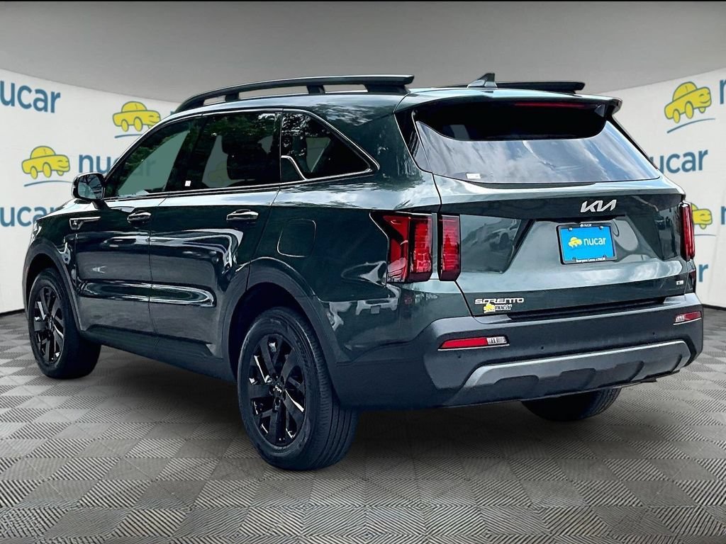 Used 2023 Kia Sorento S w/ Panoramic Sunroof Package AWD/4WD image 4