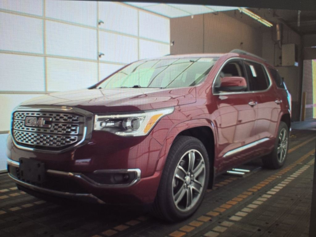 Used 2019 GMC Acadia Denali w/ Technology Package AWD/4WD image 2