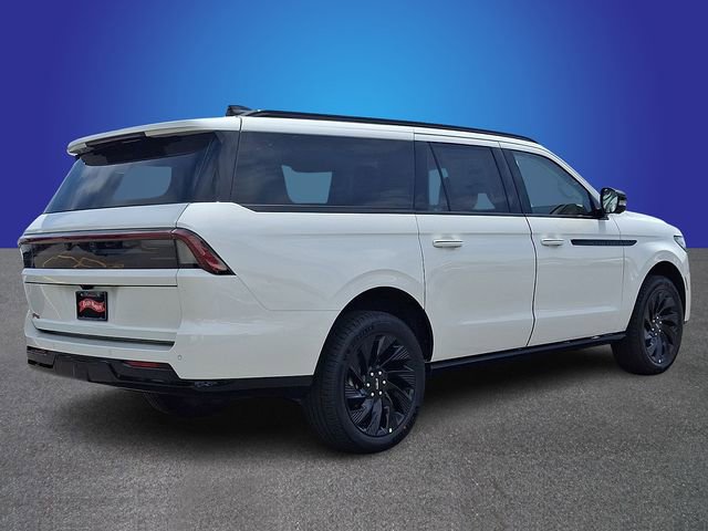 New 2026 Lincoln Navigator L Reserve w/ Jet Appearance Package AWD/4WD image 3