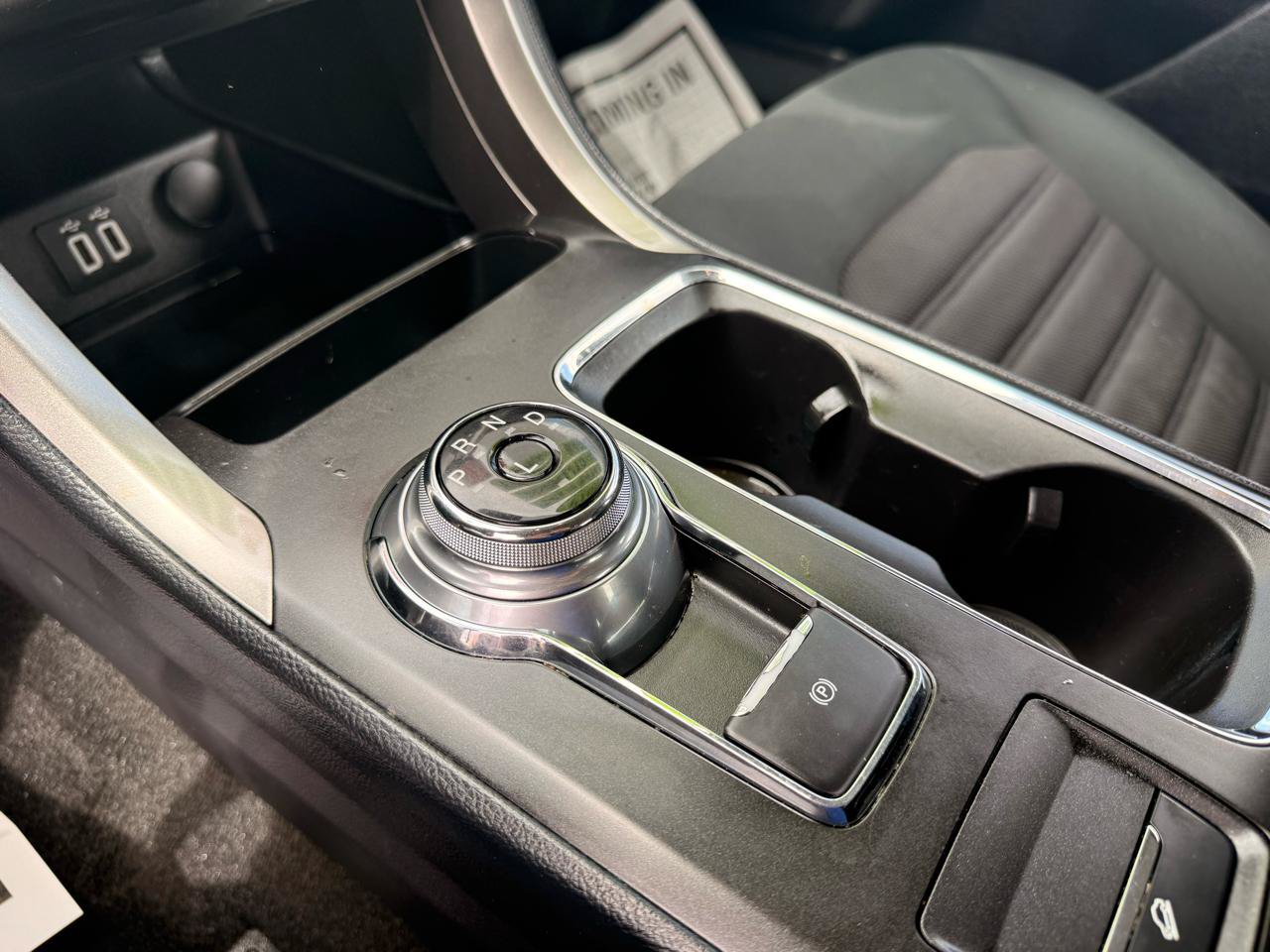 Used 2019 Ford Fusion SE FWD image 12