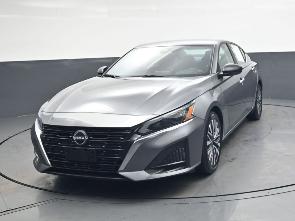 Used 2024 Nissan Altima 2.5 SV image 9