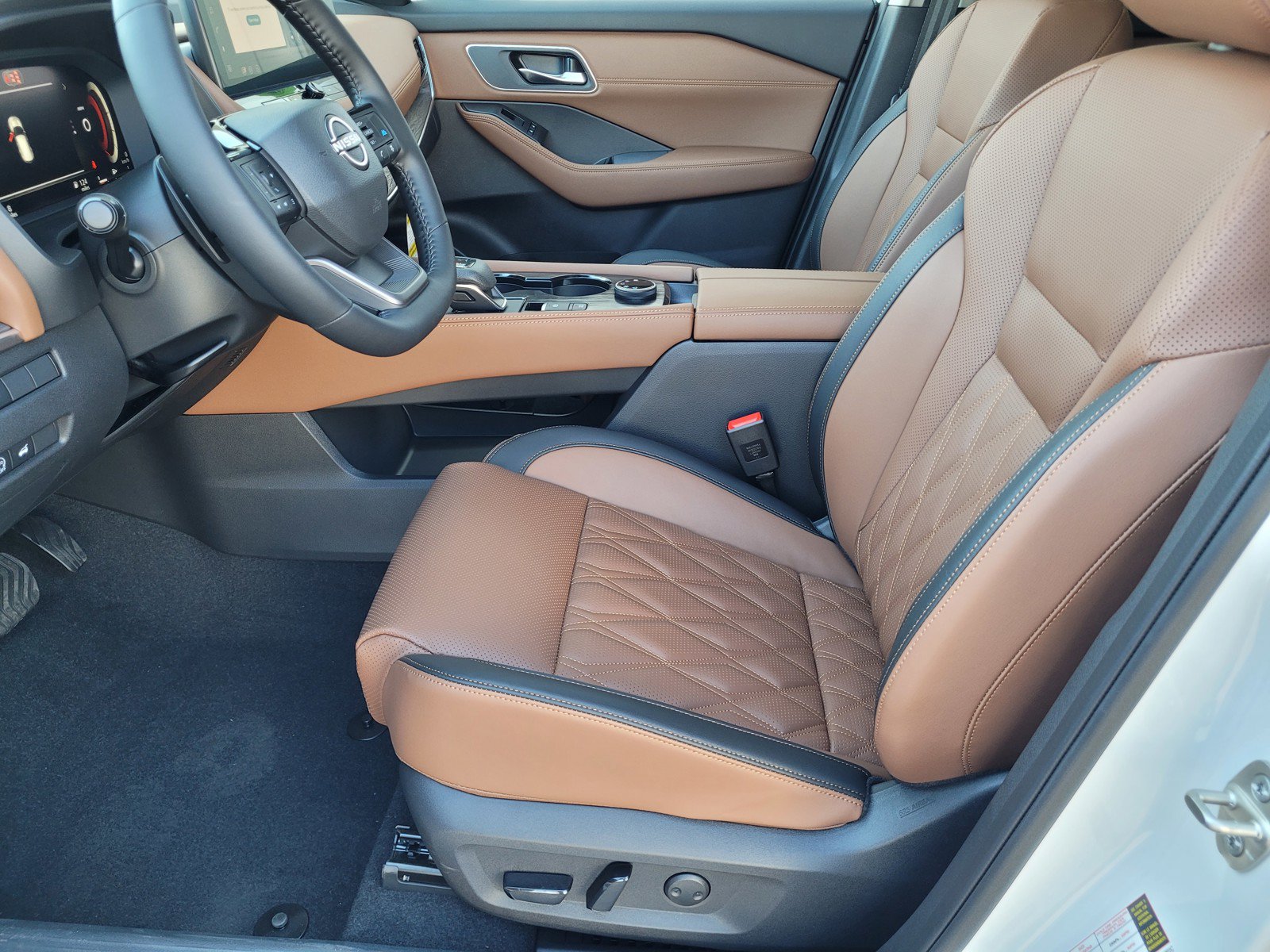 New 2026 Nissan Rogue Platinum AWD/4WD image 9