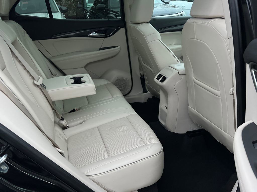 Used 2022 Buick Envision Essence w/ Safety Package image 18