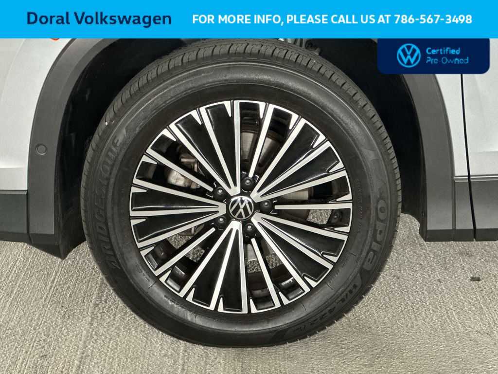 Used 2025 Volkswagen Tiguan S w/ 18" Wheel Package FWD image 11