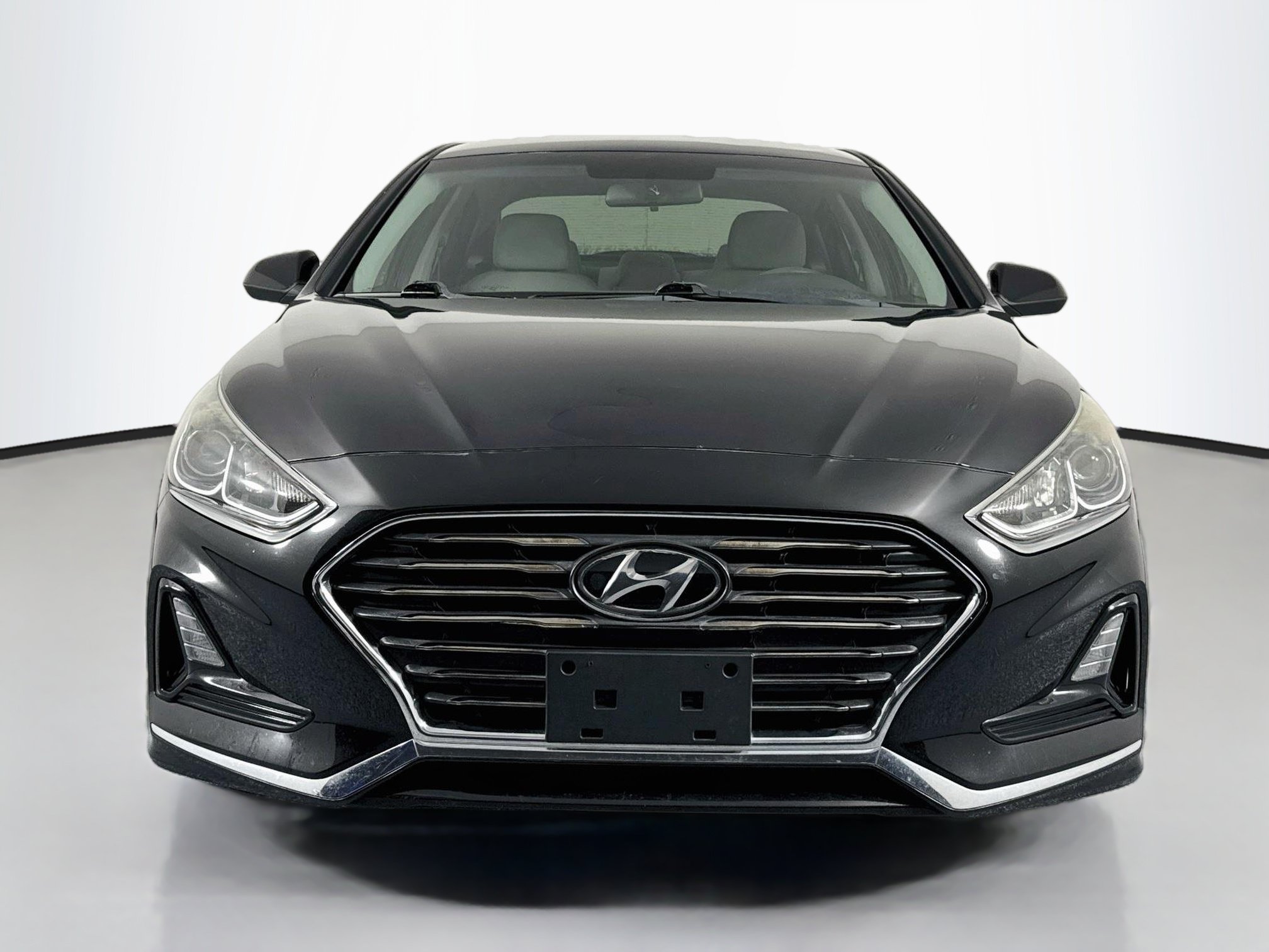 Used 2018 Hyundai Sonata SE FWD image 2