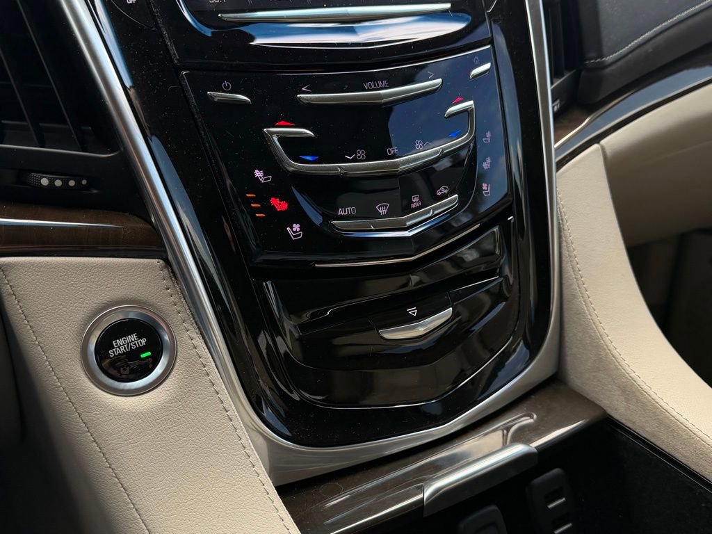 Used 2019 Cadillac Escalade Premium Luxury image 26