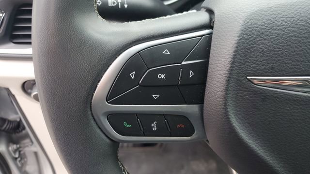 Certified 2024 Chrysler Pacifica Touring-L image 10