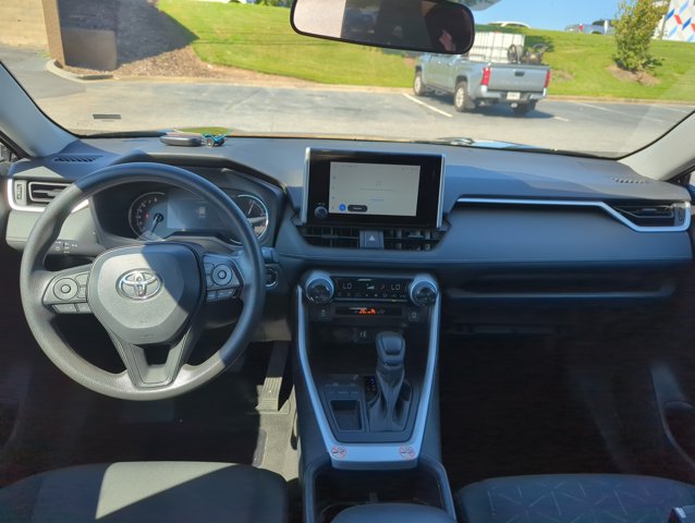 Used 2025 Toyota RAV4 XLE FWD image 24