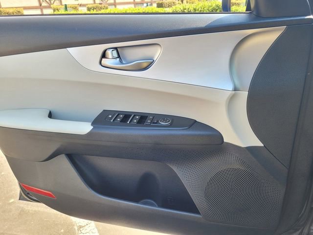 Used 2022 Kia Forte LXS image 12