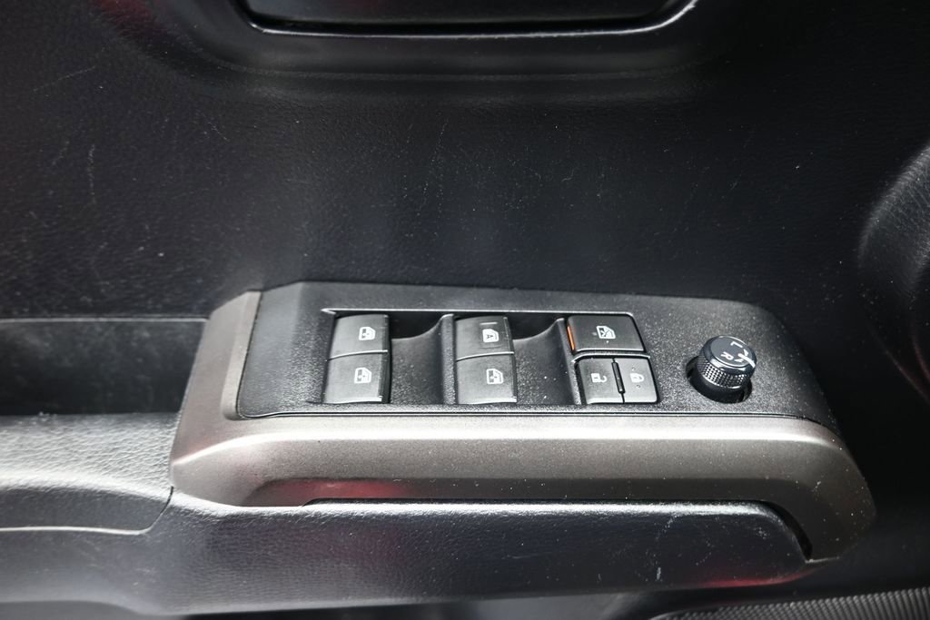 Used 2021 Toyota Tacoma SR5 RWD image 13