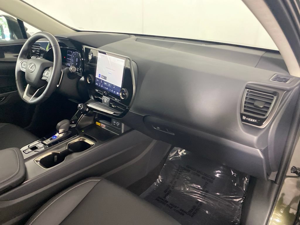 Certified 2025 Lexus NX 250 FWD w/ Accessory Package (K3) image 34