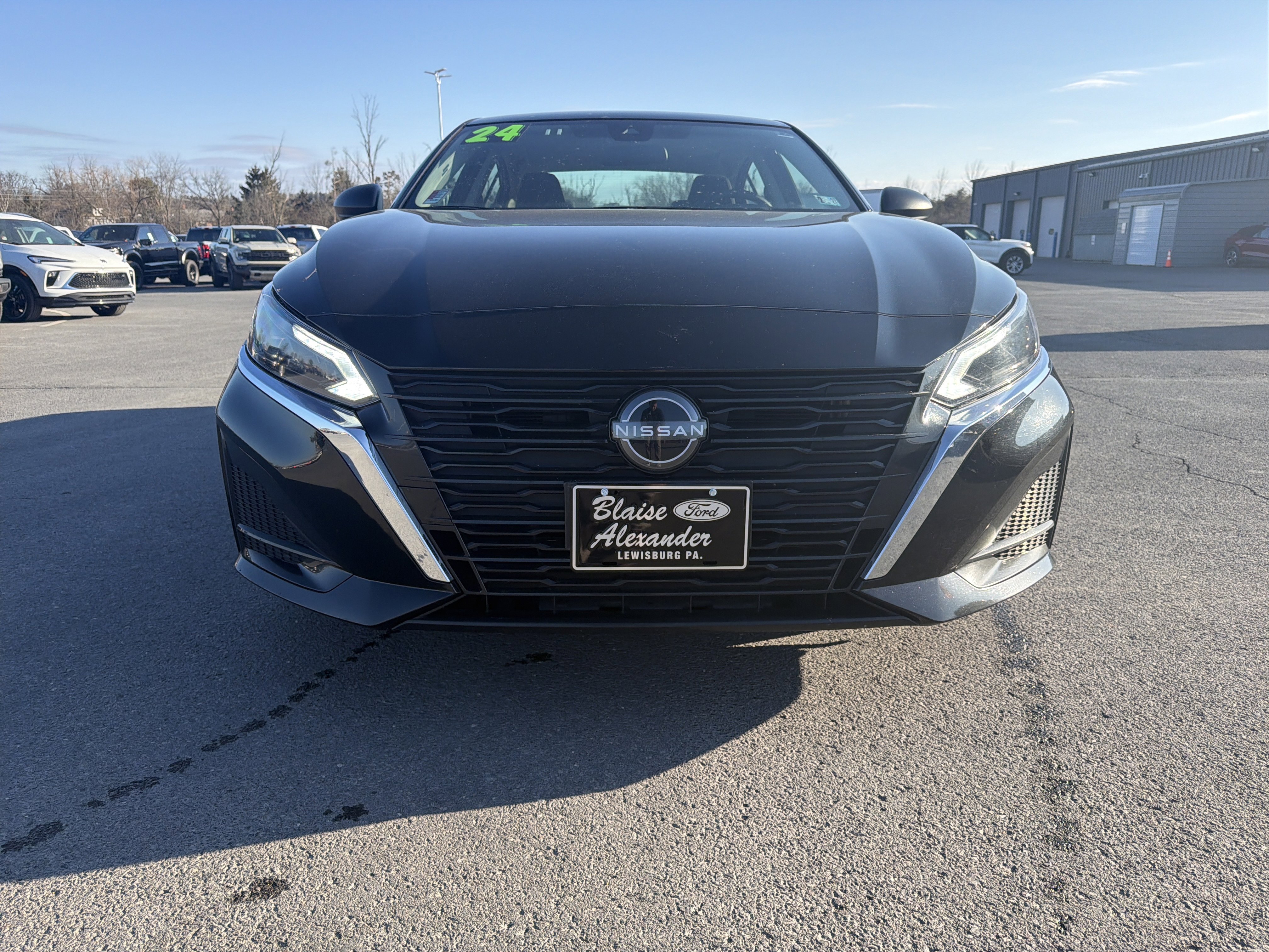 Used 2024 Nissan Altima 2.5 SV AWD/4WD image 9