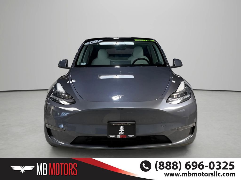 Used 2022 Tesla Model Y Long Range AWD/4WD image 2