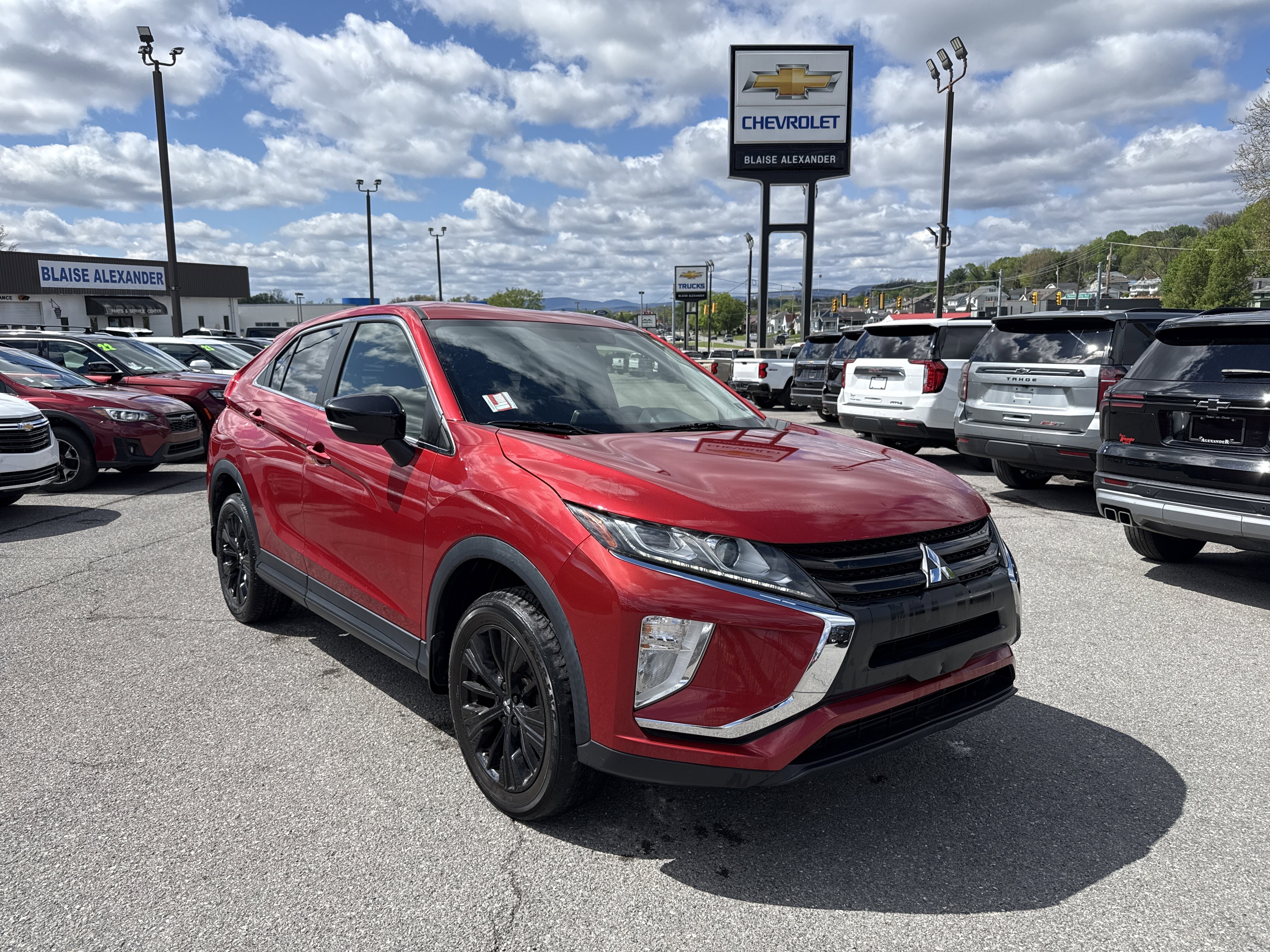 Used 2018 Mitsubishi Eclipse Cross LE image 1