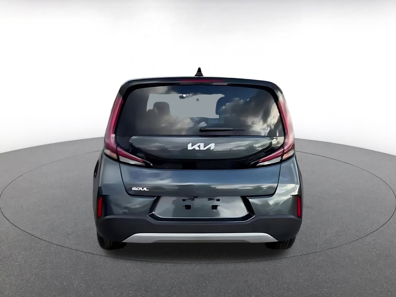 Used 2025 Kia Soul LX w/ LX Technology Package image 12