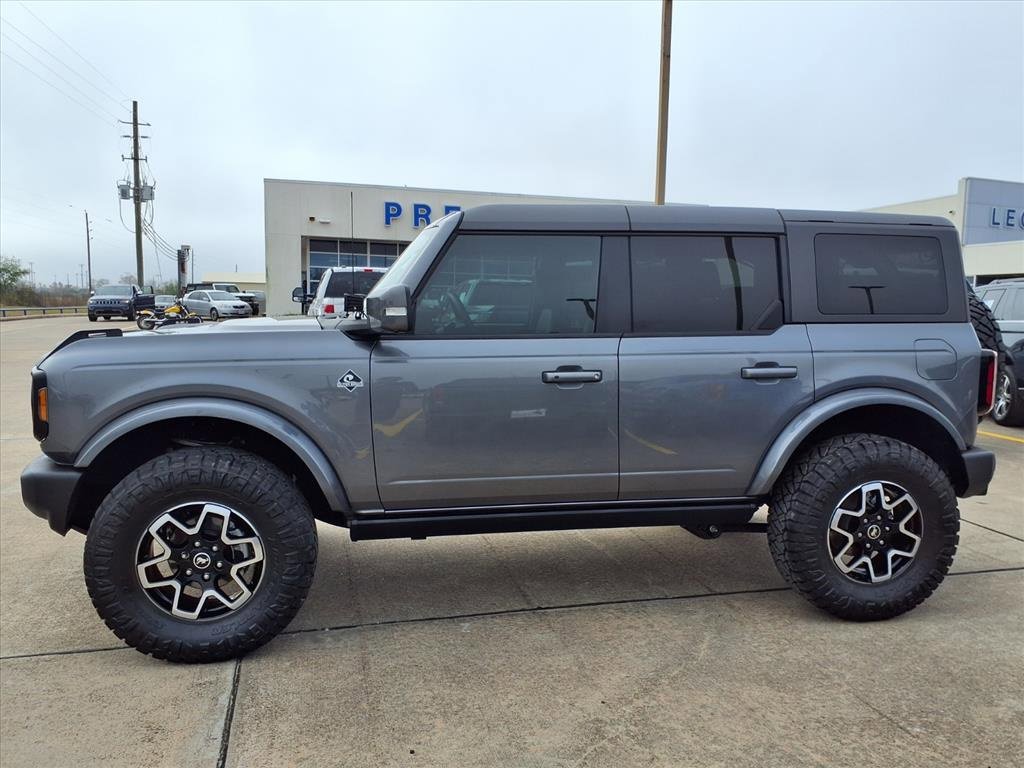 Used 2024 Ford Bronco Outer Banks image 3