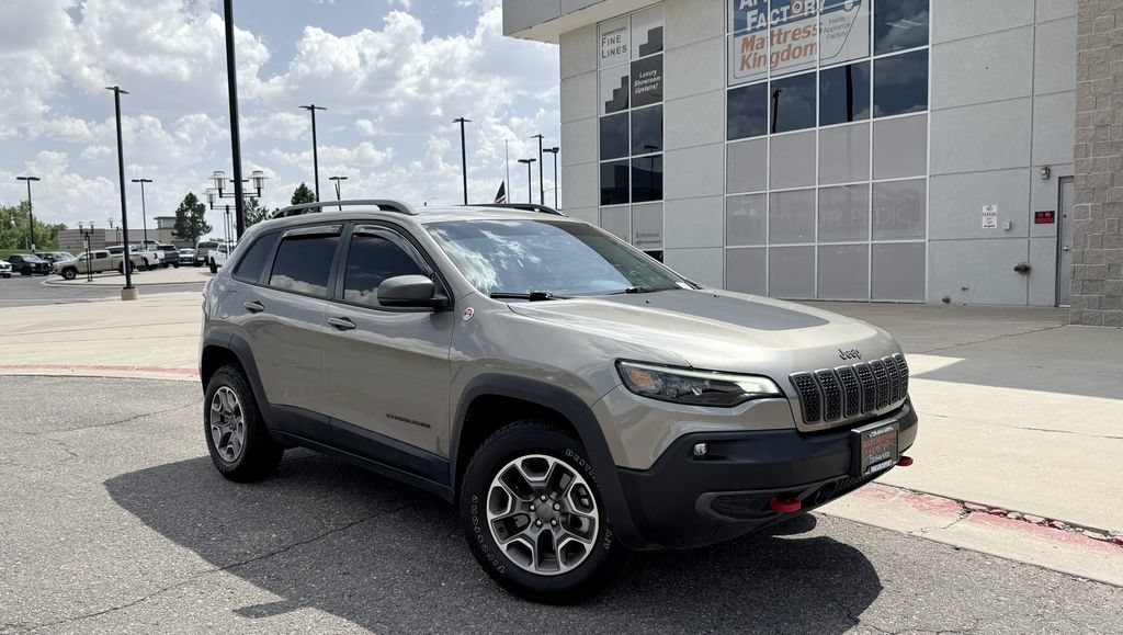 Used 2021 Jeep Cherokee Trailhawk AWD/4WD image 2