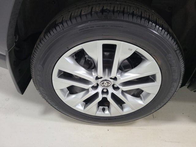 Certified 2023 Toyota RAV4 XLE Premium AWD/4WD image 41