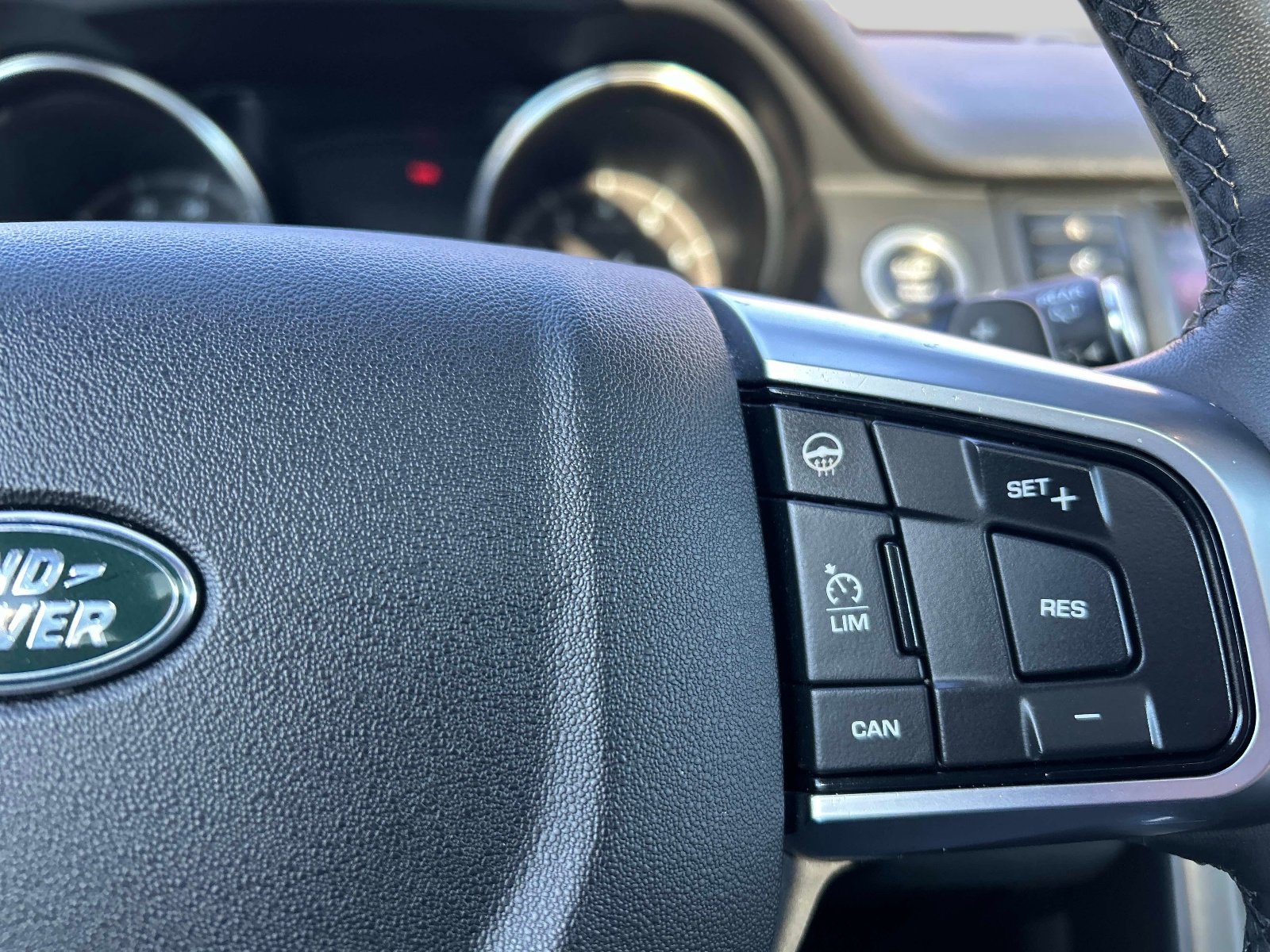 Used 2019 Land Rover Discovery Sport Landmark AWD/4WD image 27
