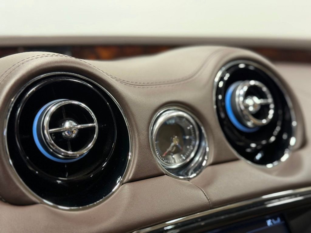 Used 2017 Jaguar XJ L Portfolio image 33