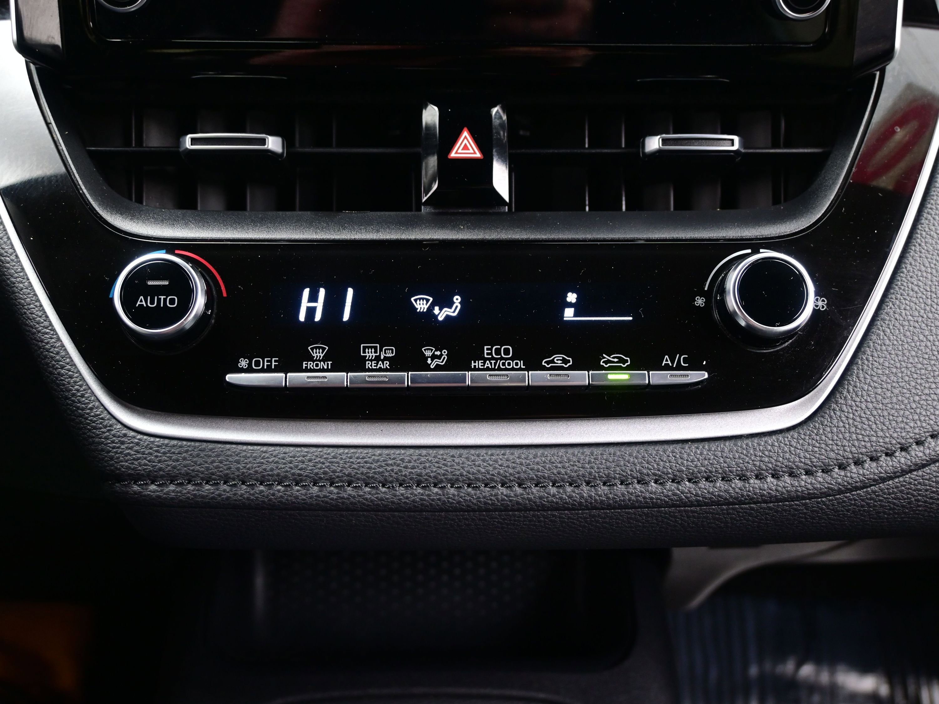 Used 2020 Toyota Corolla SE image 19