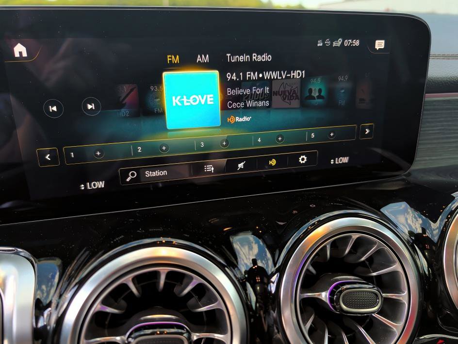 Used 2022 Mercedes-Benz GLB 250 image 25
