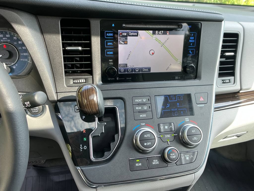 Used 2017 Toyota Sienna XLE Premium AWD/4WD image 16