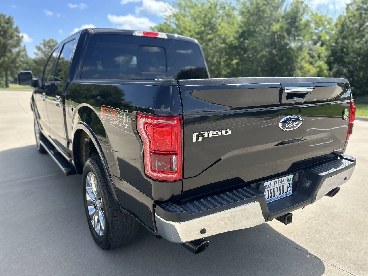 Used 2015 Ford F150 Lariat w/ Equipment Group 502A Luxury AWD/4WD image 8