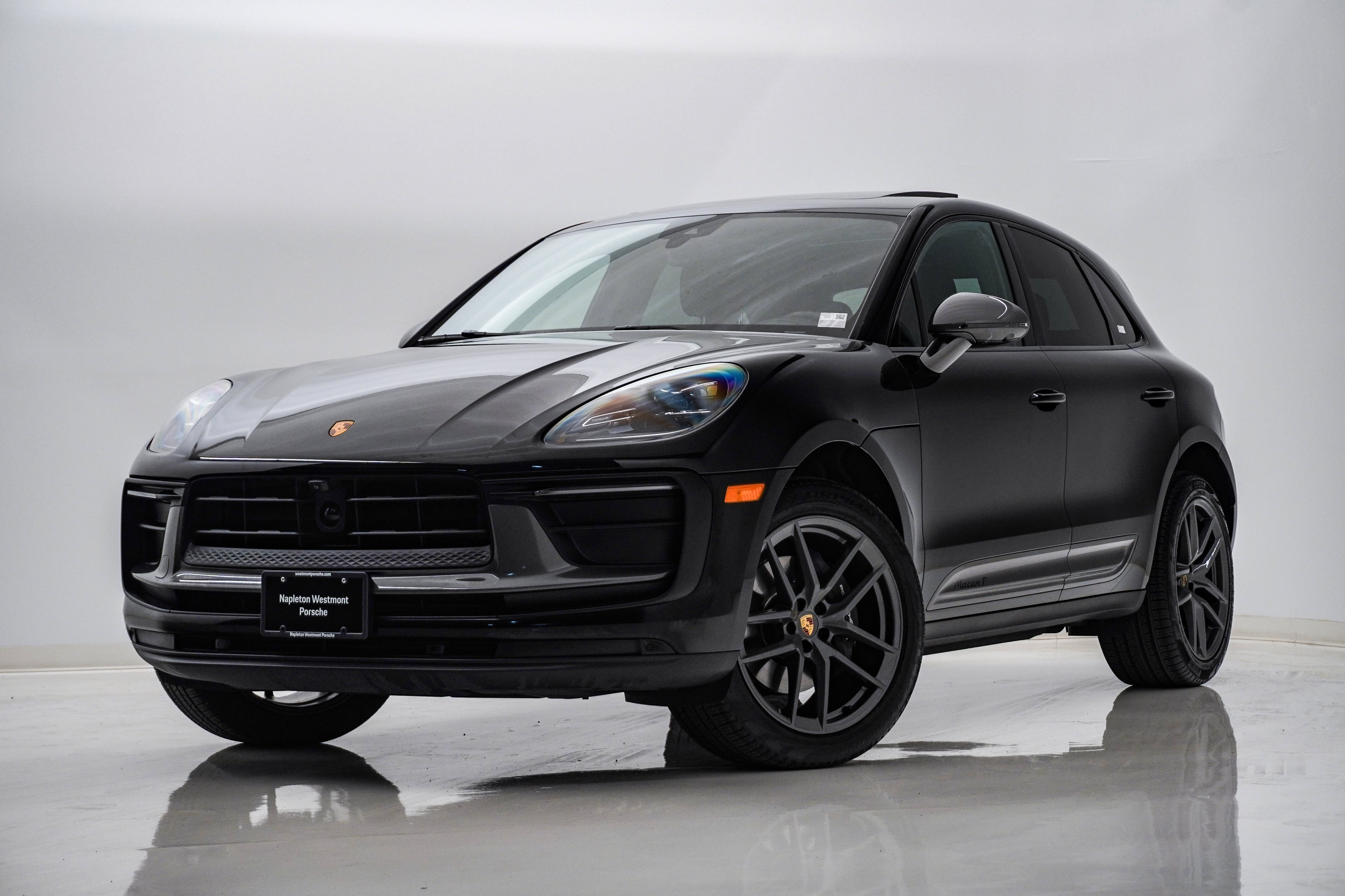 Certified 2026 Porsche Macan Turbo AWD/4WD image 1