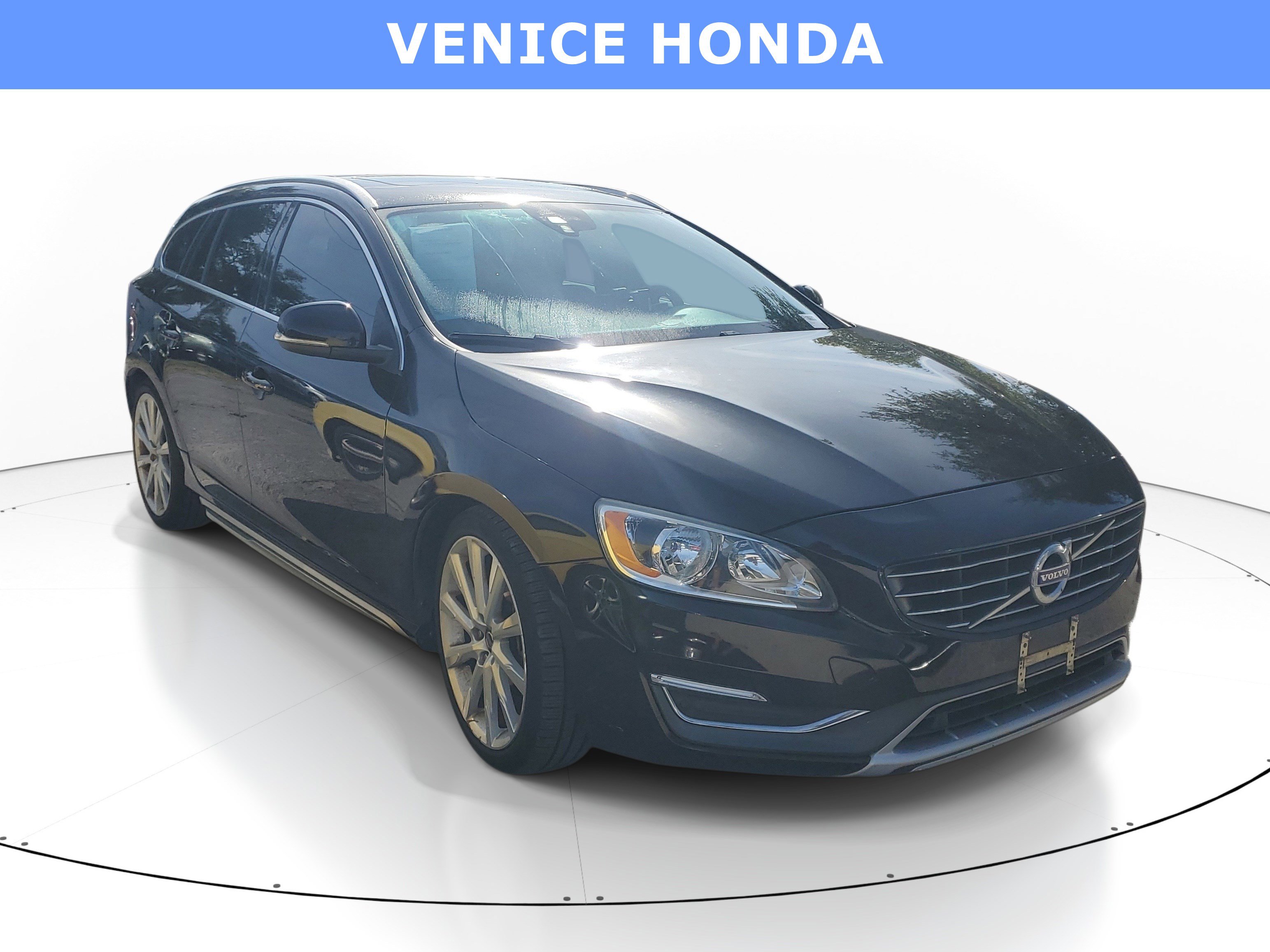Used 2015 Volvo V60 T5 Premier FWD image 1