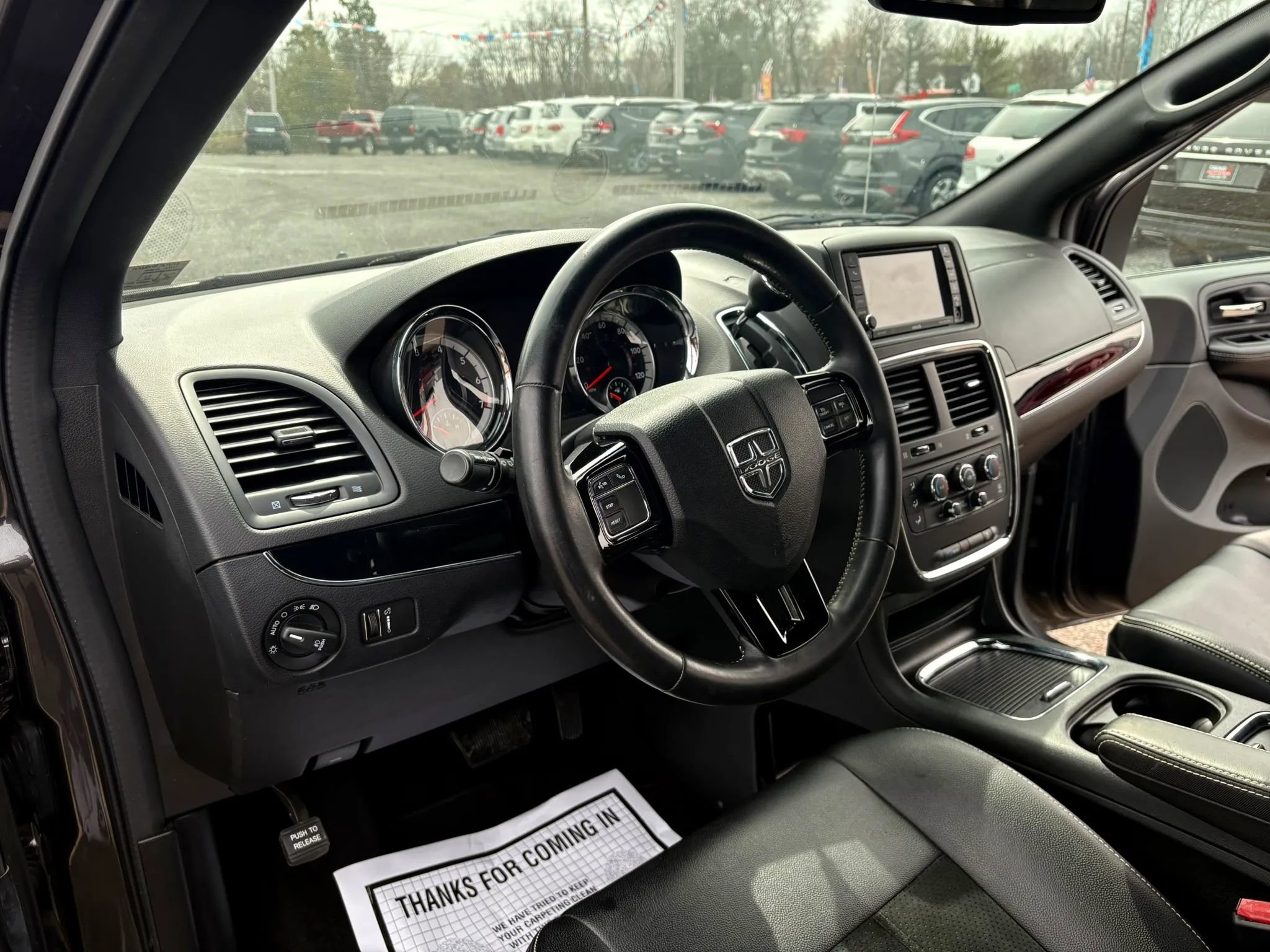 Used 2018 Dodge Grand Caravan SXT w/ Blacktop Package FWD image 15