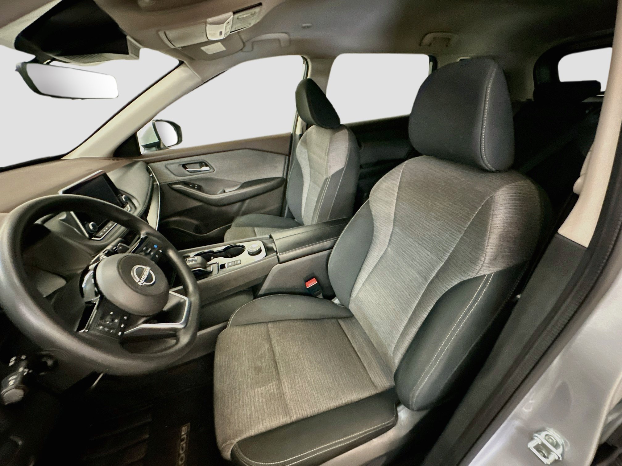 Used 2023 Nissan Rogue SV AWD/4WD image 13