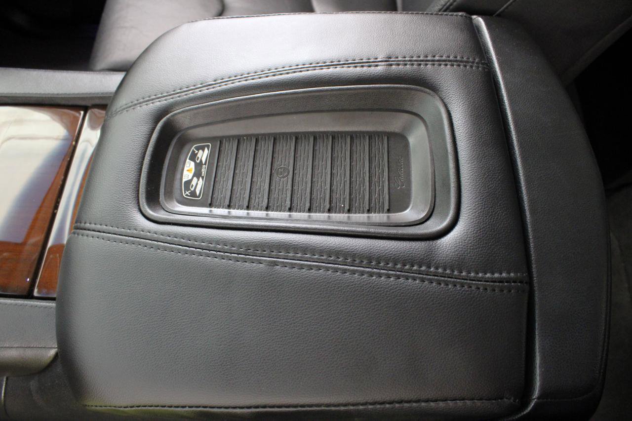 Used 2018 Cadillac Escalade Premium Luxury image 70