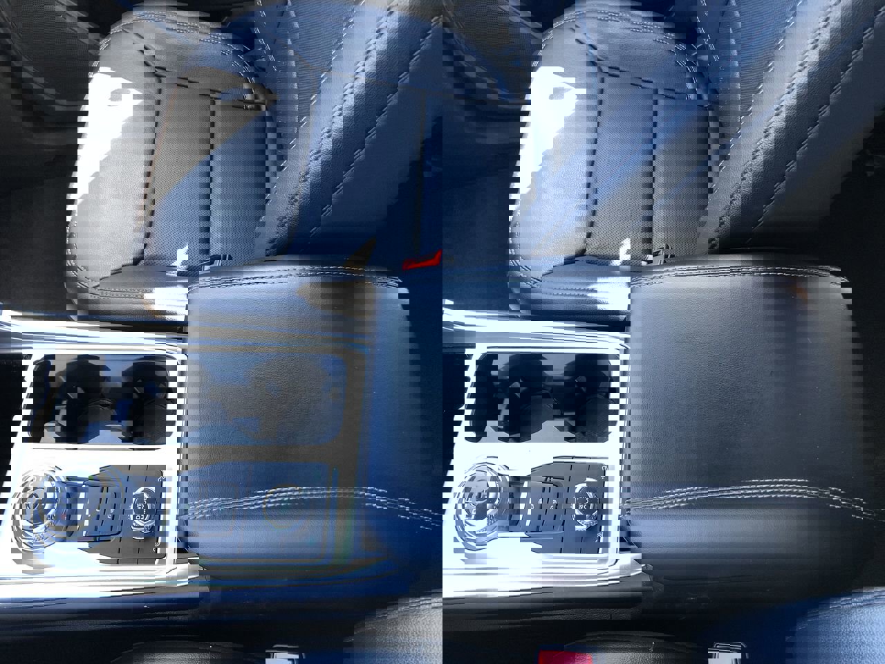 Used 2023 Ford Explorer Limited image 19