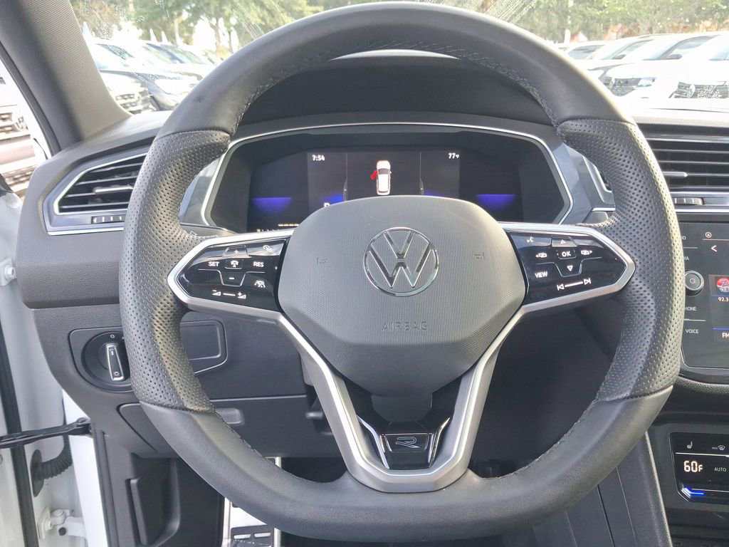Used 2022 Volkswagen Tiguan SE R-Line FWD image 18
