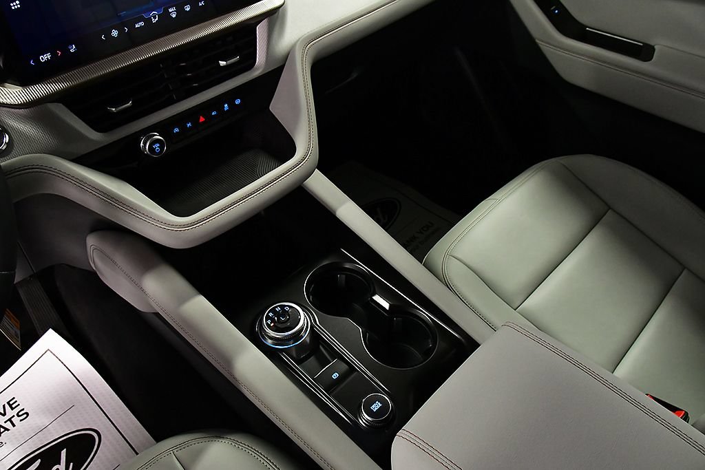 New 2026 Ford Explorer Active w/ Active Comfort Package AWD/4WD image 23