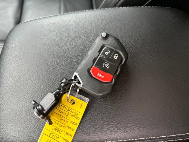 Used 2023 Jeep Wrangler Unlimited Sahara w/ Cold Weather Group AWD/4WD image 41