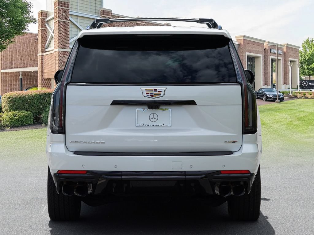 Used 2025 Cadillac Escalade ESV V AWD/4WD image 5