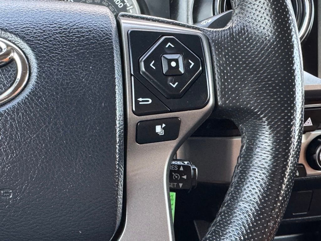 Used 2016 Toyota Tacoma SR5 w/ Towing Package image 34