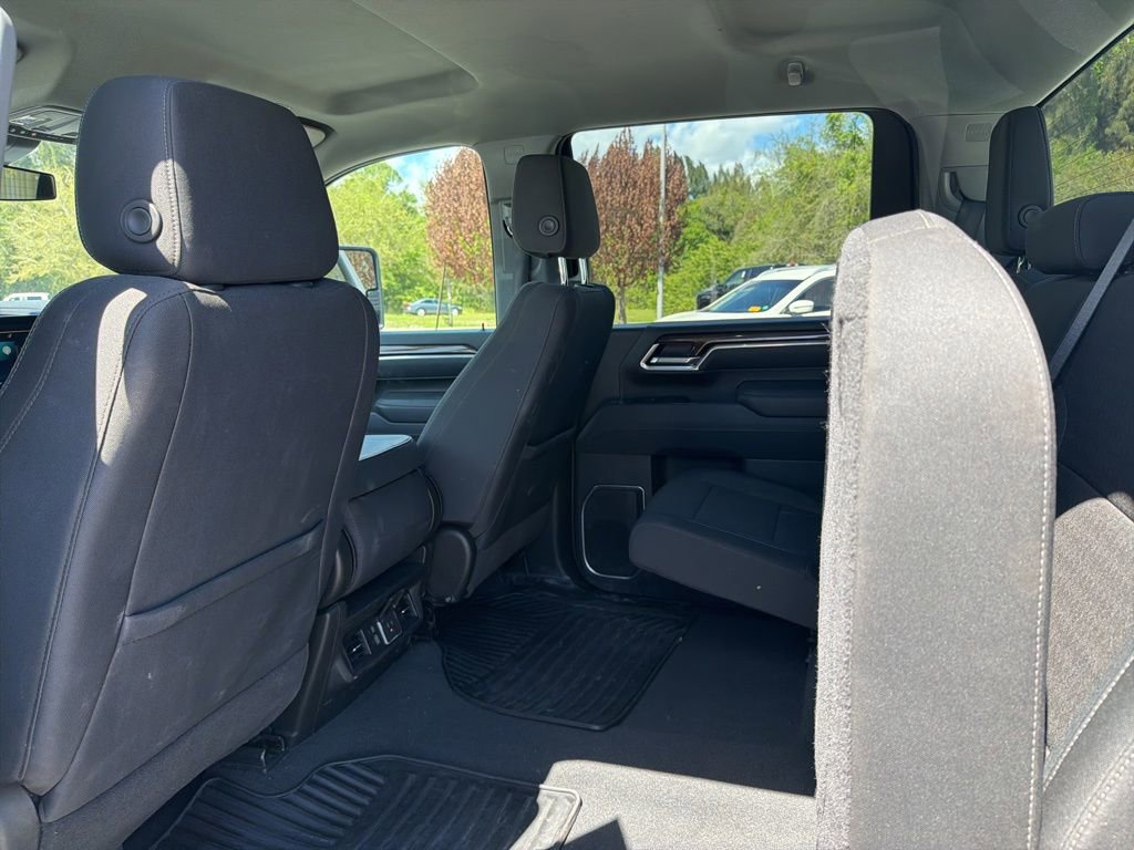 Used 2025 Chevrolet Silverado 2500 LT w/ Convenience Package image 9
