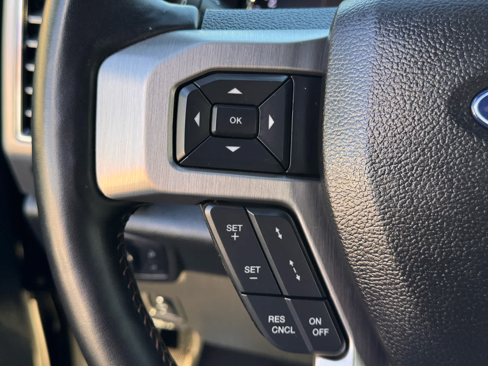 Certified 2020 Ford F250 Platinum w/ Tremor Off-Road Package AWD/4WD image 26