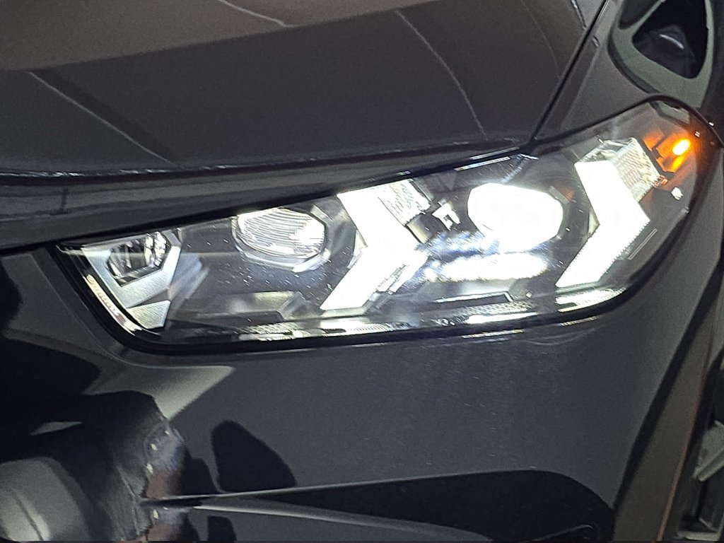 Used 2026 BMW X5 xDrive40i w/ M Sport Package AWD/4WD image 32