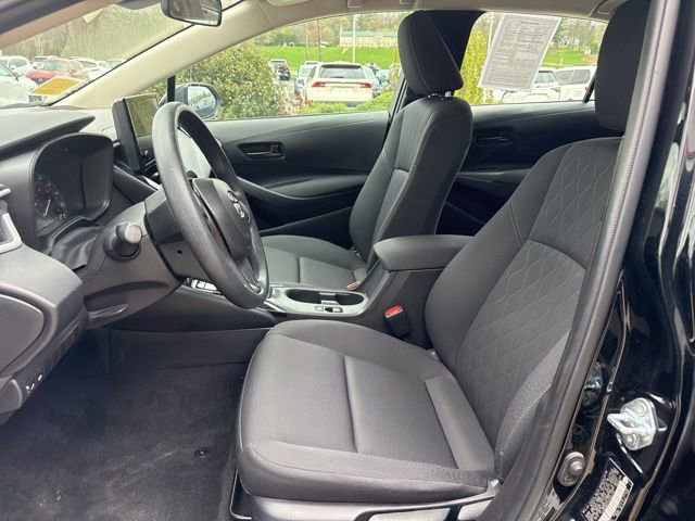 Used 2025 Toyota Corolla LE FWD image 25