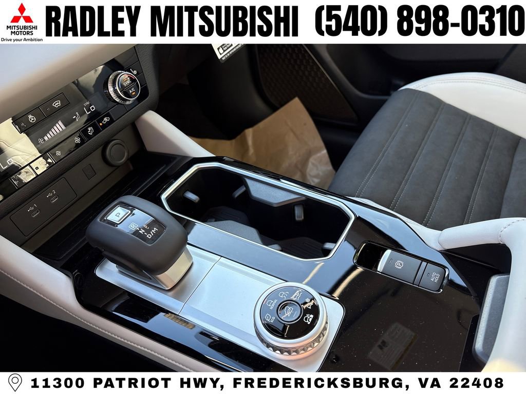 New 2026 Mitsubishi Outlander SE AWD/4WD image 18