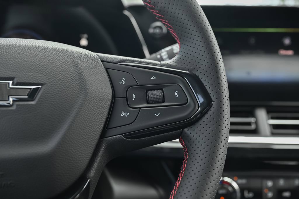 New 2026 Chevrolet Trax RS w/ Sunroof Package FWD image 21