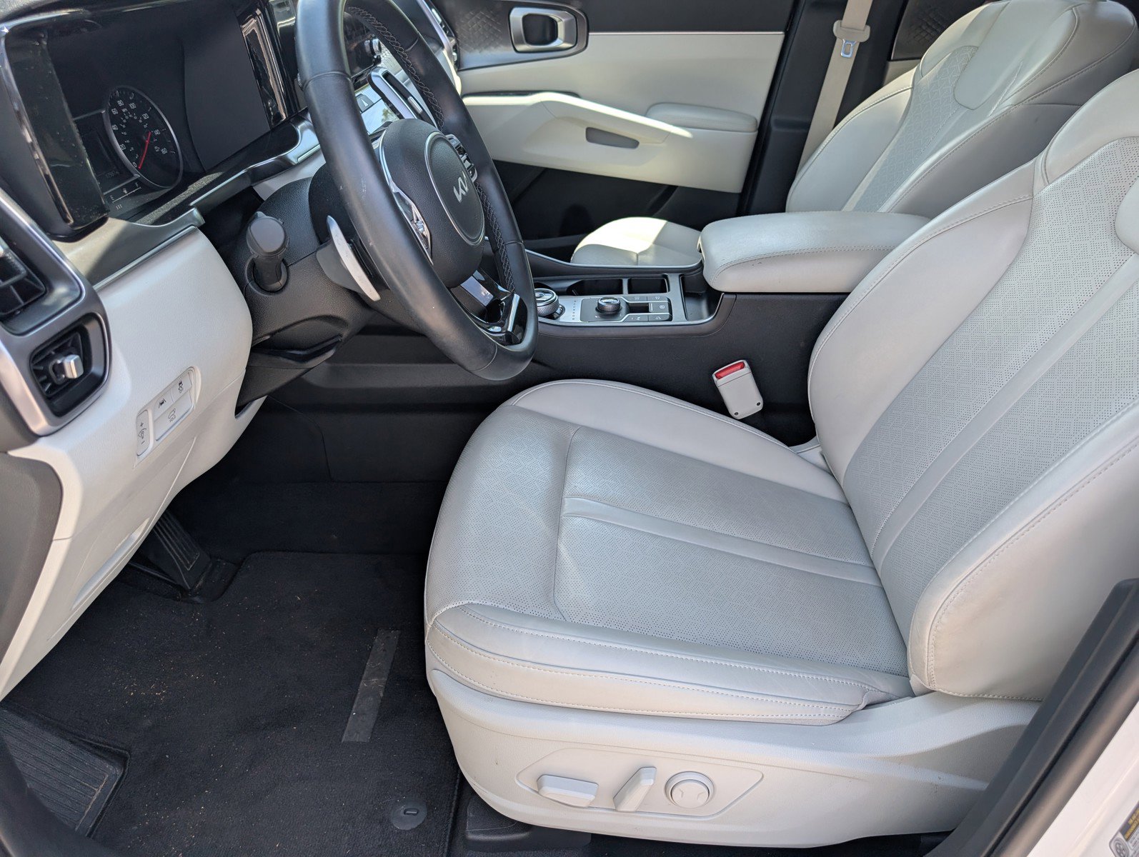 Used 2023 Kia Sorento EX image 9