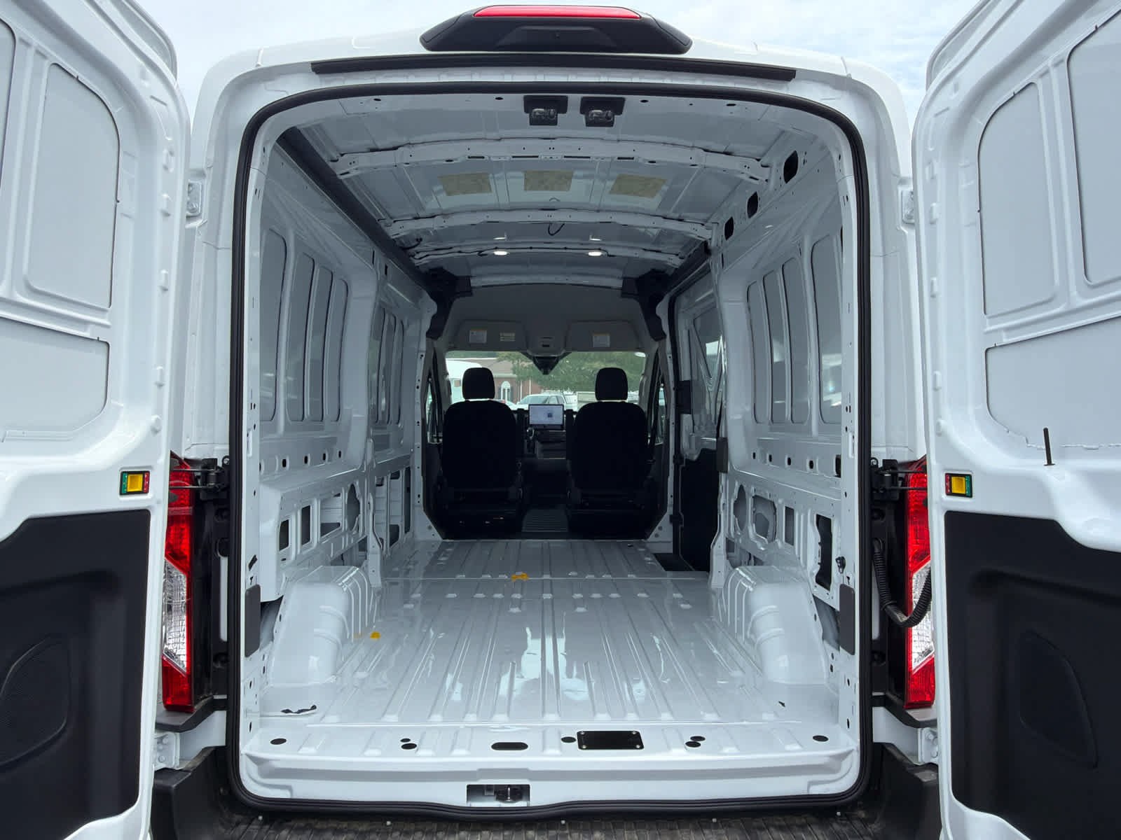 New 2026 Ford Transit 250 148 Medium Roof RWD image 11